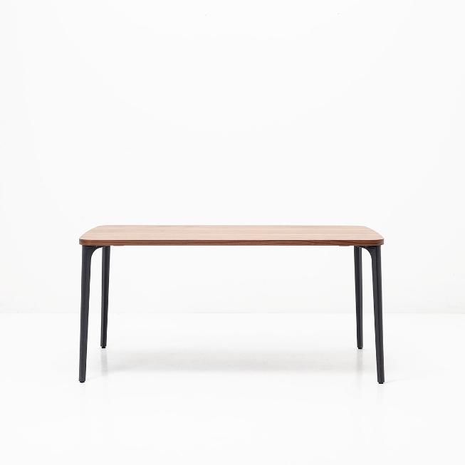Aktion: 1 horgenglarus podia Tisch + 6 für 5 classic Stühle