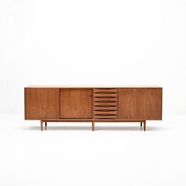Sideboard Triennale, Arne Vodder